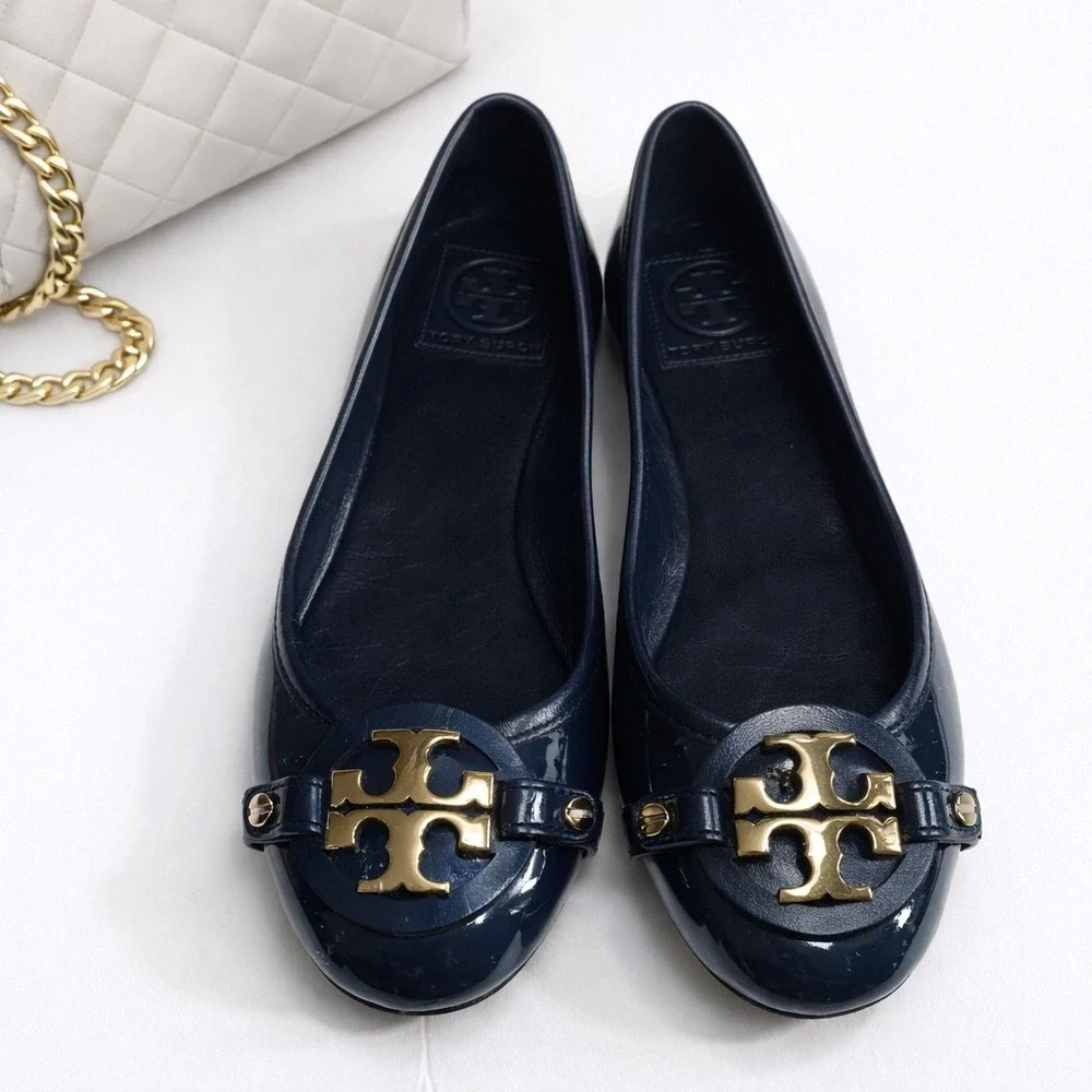 Tory Burch Aaden Ballet Flats Navy Patent Leather Gold Gone Logo Emblem Size 5.5